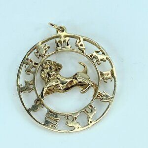 JR9948 14K yellow gold 3D Zodiac Leo Celestial & Horoscope pendant 8.8g 1.5"
